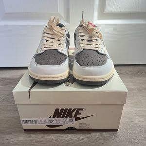 Nike Travis Scott Reverse Mocha size 8.5men